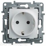 Розетка 1-м СП Etika 16А IP31 250В 2P+E с заземл. защ. шторки немецк. стандарт винт. клеммы механизм бел. Leg 672222